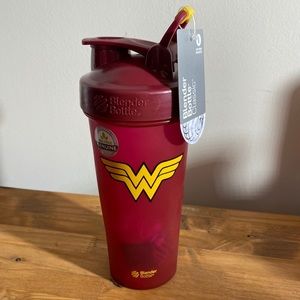WONDERWOMAN Blender Bottle Classic Shaker